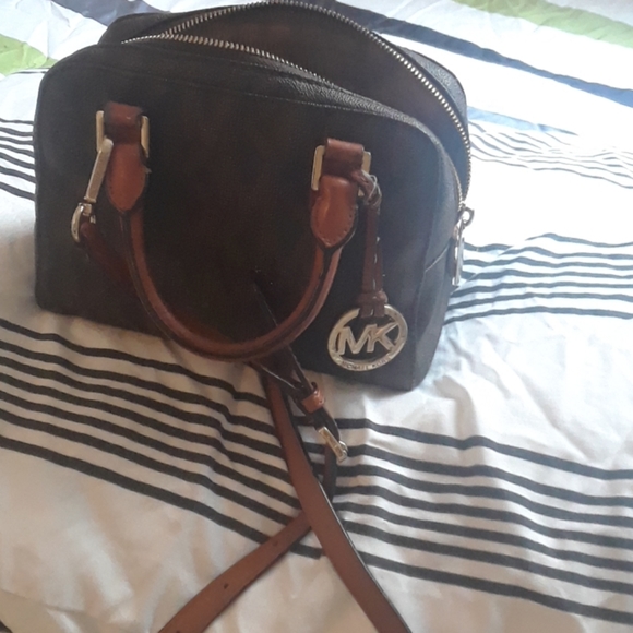 Michael Kors purse - Picture 3 of 3